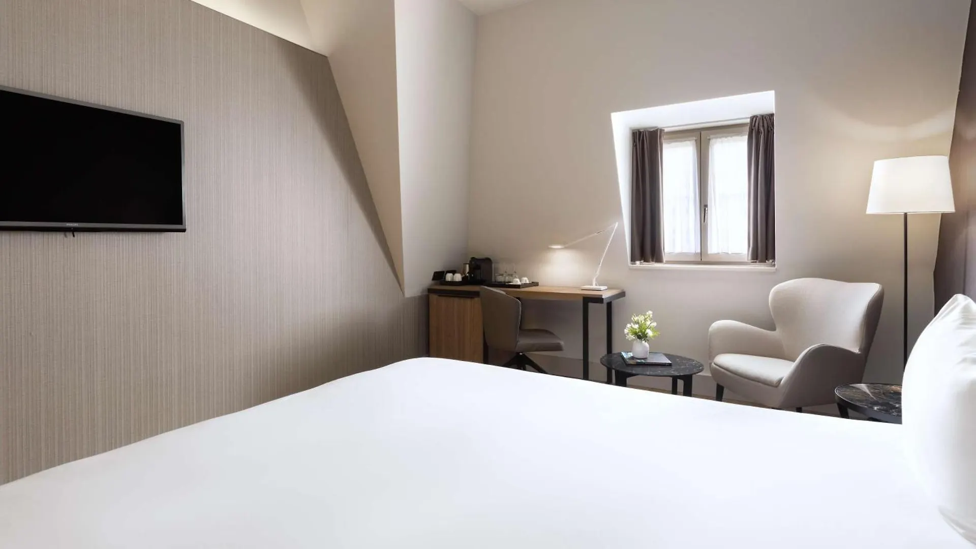 Nh Brussels Carrefour De L'Europe Hotel 4*,